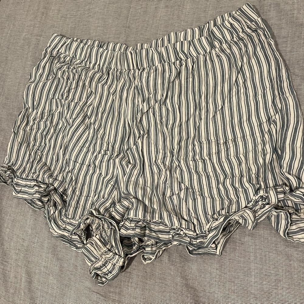 American Eagle Ruffle Seersucker Short